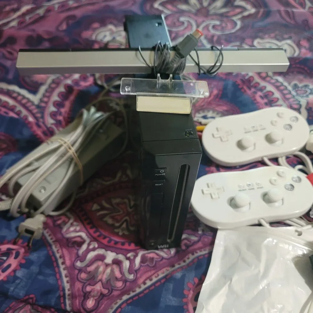 Nitendo Wii Black Console , Accessories with 48 Games included